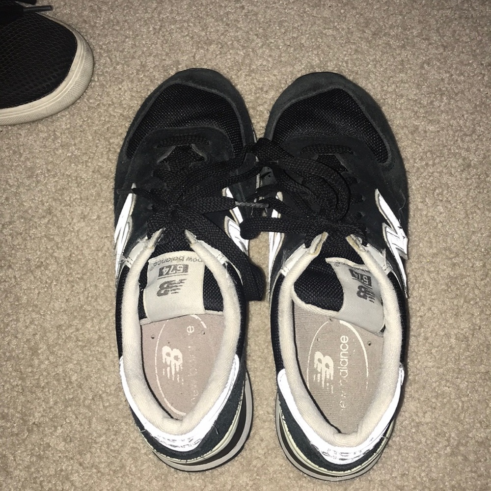 New balance tennis shoes - Picture 5 of 6